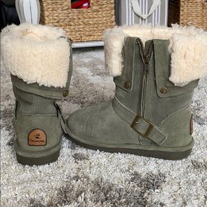 Bearpaw Womans boots